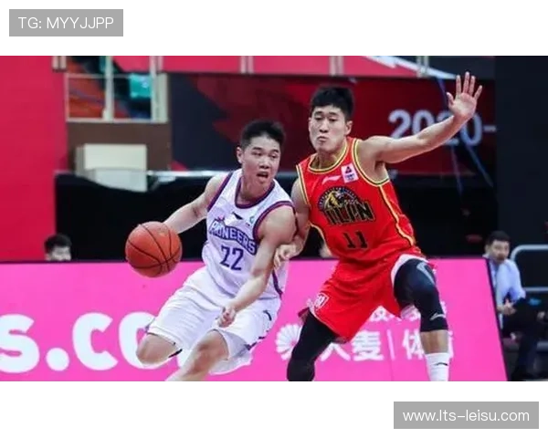 18岁新秀王证：替补登场3分42秒轰下11分，山东男篮的未来希望